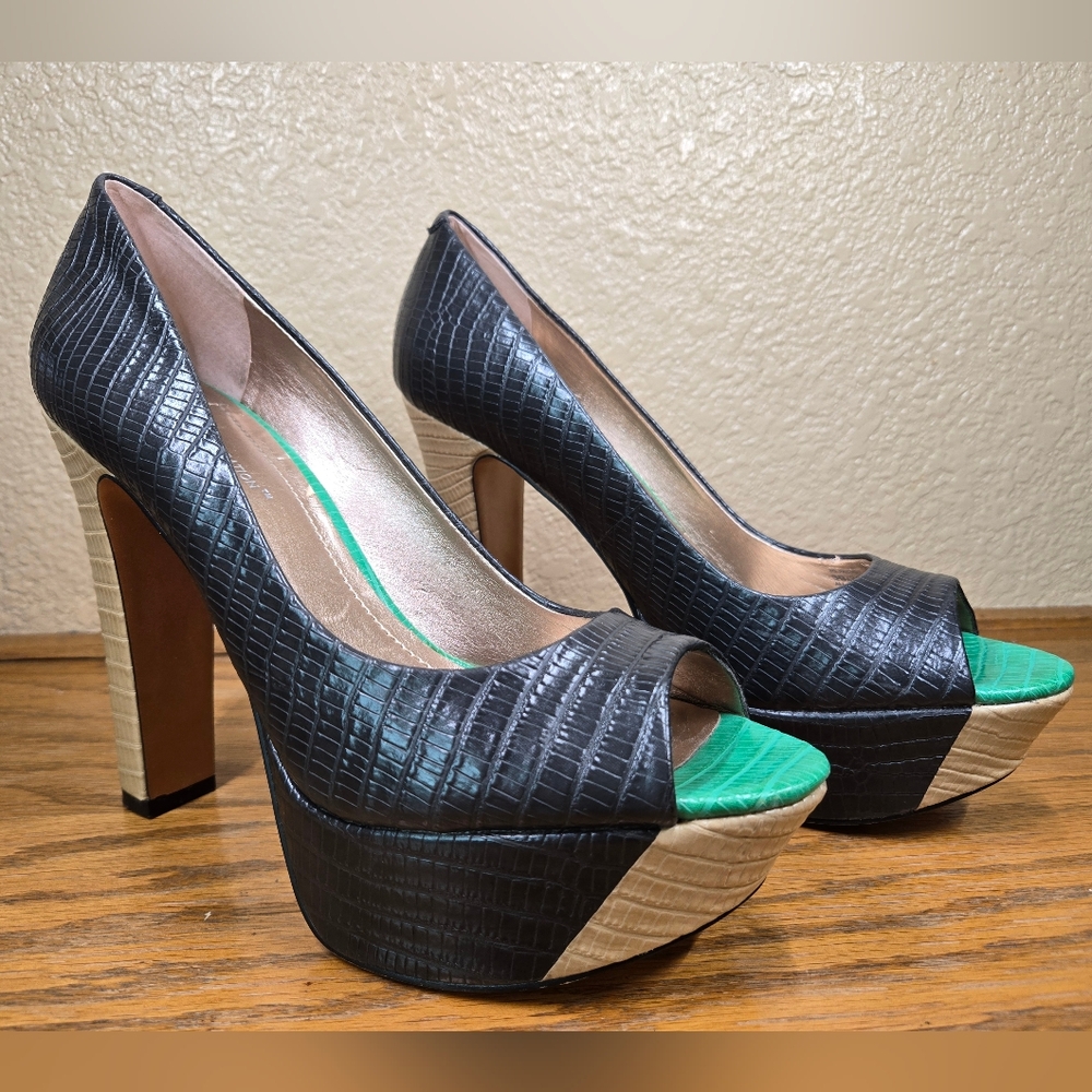 BCBGeneration Black, Green & Tan Reptile Skin Textured Platform Heels (9M US)